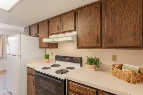 Kitchen - 1312 Emerald Ave, Mesa, AZ 85204 photo 2 of 3