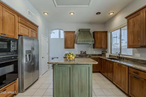 Kitchen - 1895 E Dava Dr, Tempe, AZ 85283 photo 1 of 5