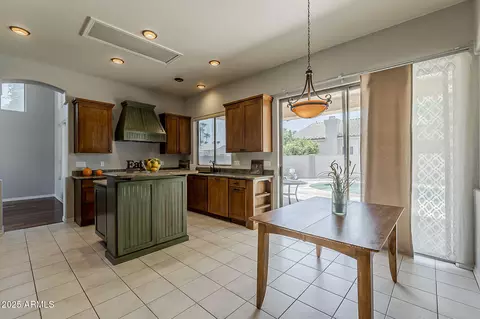 Kitchen - 1895 E Dava Dr, Tempe, AZ 85283 photo 5 of 5