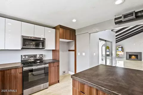Kitchen - 5446 E Cambridge Ave, Phoenix, AZ 85008 photo 6 of 7