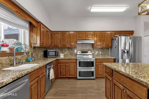 Kitchen - 4617 E Grove Cir, Mesa, AZ 85206 photo 4 of 4