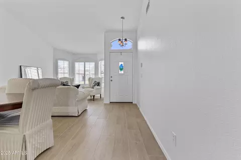 652 E Devon Dr, Gilbert, AZ 85296 photo 9