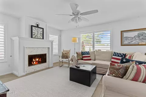 652 E Devon Dr, Gilbert, AZ 85296 photo 4