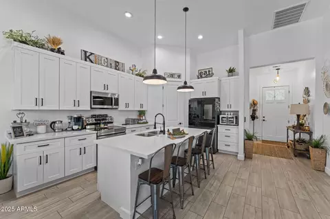 Kitchen - 10534 E Butte St, Apache Junction, AZ 85120 photo 2 of 8