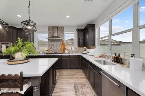 Kitchen - 9418 E Theia Dr, Mesa, AZ 85212 photo 4 of 8