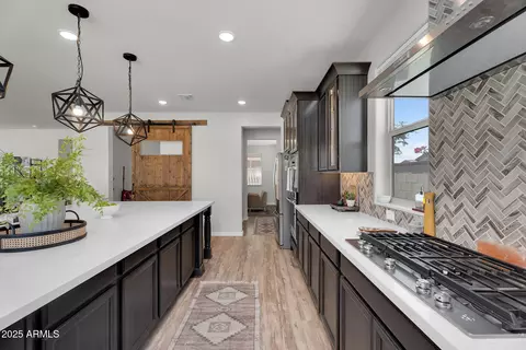 Kitchen - 9418 E Theia Dr, Mesa, AZ 85212 photo 7 of 8