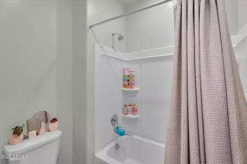 Bath - 9418 E Theia Dr, Mesa, AZ 85212 photo 4 of 5