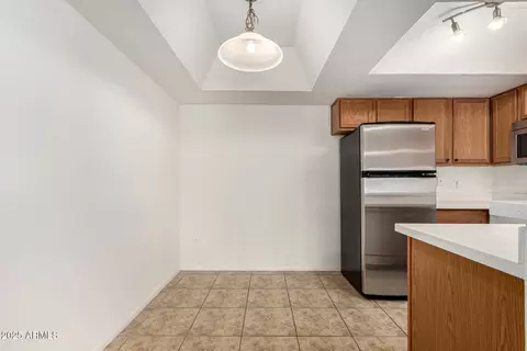 Dining - 1720 E Thunderbird Rd #1094, Phoenix, AZ 85022 photo 1 of 2