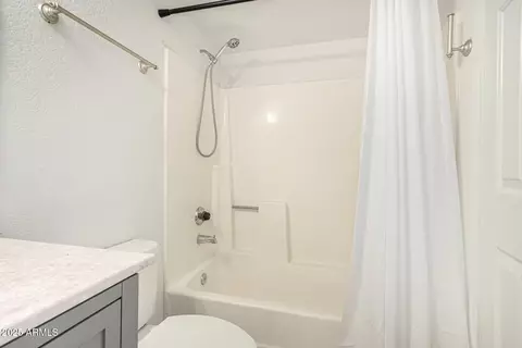 Bath - 1720 E Thunderbird Rd #1094, Phoenix, AZ 85022 photo 3 of 4