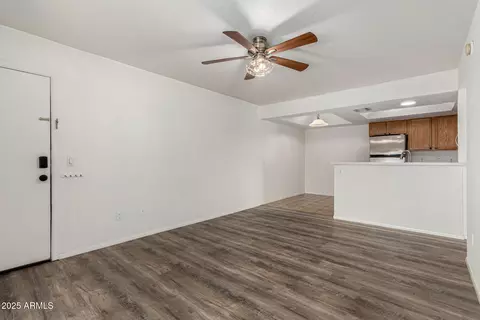 Living - 1720 E Thunderbird Rd #1094, Phoenix, AZ 85022 photo 2 of 4