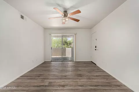 Living - 1720 E Thunderbird Rd #1094, Phoenix, AZ 85022 photo 3 of 4