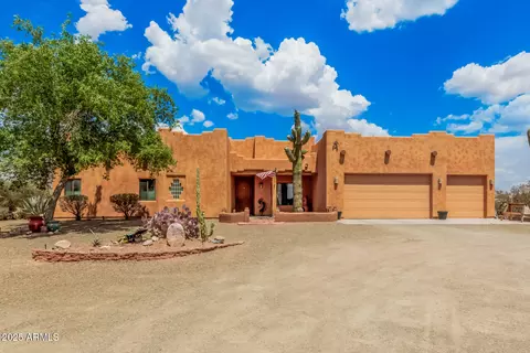 Exterior - 1025 N Boyd Rd, Apache Junction, AZ 85119 photo 2 of 13