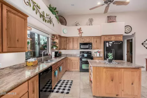 Kitchen - 1025 N Boyd Rd, Apache Junction, AZ 85119 photo 2 of 4