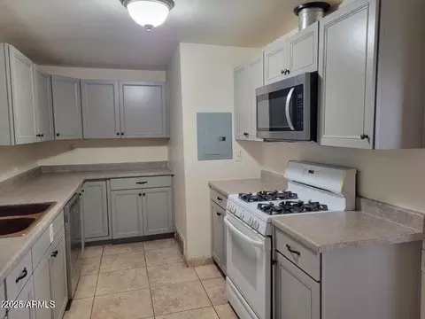 433 Crestview Pl, Bisbee, AZ 85603 photo 7