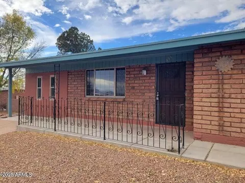 433 Crestview Pl, Bisbee, AZ 85603 photo 2