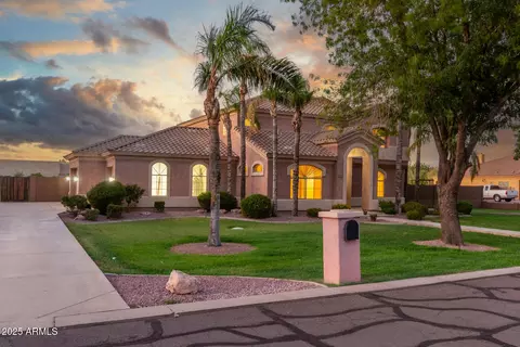 2612 E Ridgewood Ln, Gilbert, AZ 85298