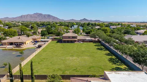 View/Area - 2612 E Ridgewood Ln, Gilbert, AZ 85298 photo 3 of 3