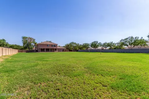 Exterior - 2612 E Ridgewood Ln, Gilbert, AZ 85298 photo 6 of 6