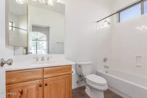 Bath - 2612 E Ridgewood Ln, Gilbert, AZ 85298 photo 3 of 4