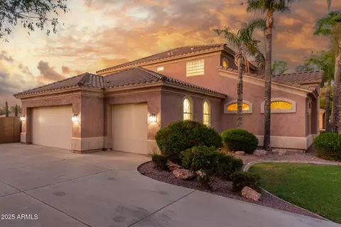 Exterior - 2612 E Ridgewood Ln, Gilbert, AZ 85298 photo 5 of 6