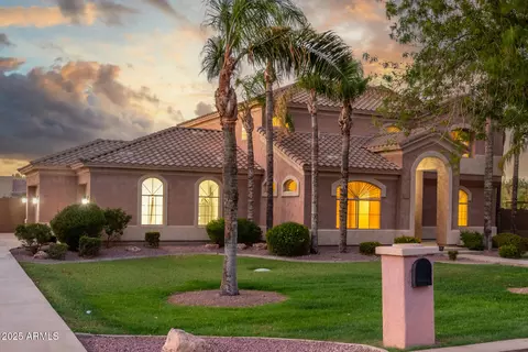 Exterior - 2612 E Ridgewood Ln, Gilbert, AZ 85298 photo 4 of 6