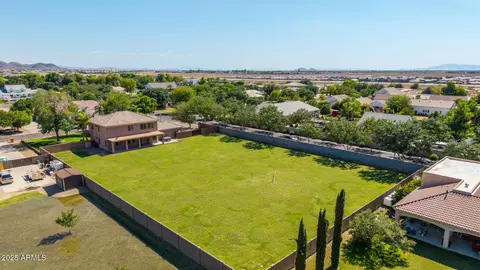 View/Area - 2612 E Ridgewood Ln, Gilbert, AZ 85298 photo 2 of 3