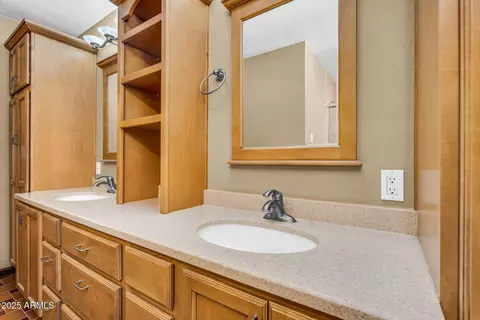 Bath - 414 E Morgan Dr, Gilbert, AZ 85295 photo 4 of 6