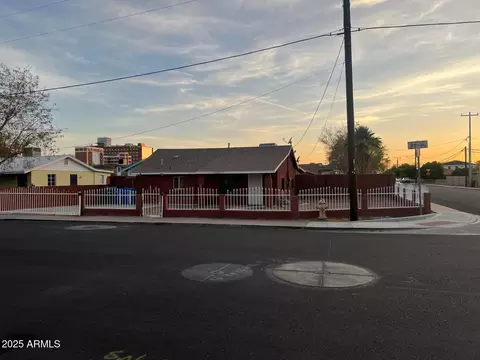 1048 N 27th Pl, Phoenix, AZ 85008
