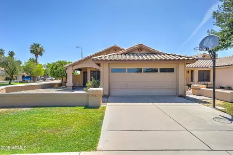 61 S Crestview St, Chandler, AZ 85226