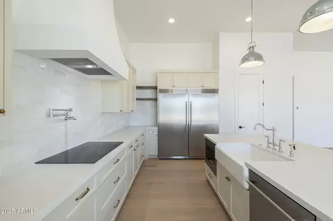 Kitchen - 2099 N 77th Pl, Mesa, AZ 85207 photo 4 of 5