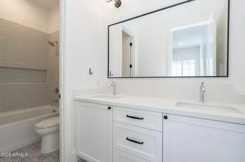 Bath - 2099 N 77th Pl, Mesa, AZ 85207 photo 3 of 5