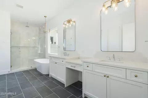Bath - 2099 N 77th Pl, Mesa, AZ 85207 photo 1 of 5