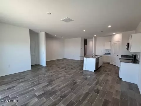 1349 W Hess Ave, Coolidge, AZ 85128 photo 3