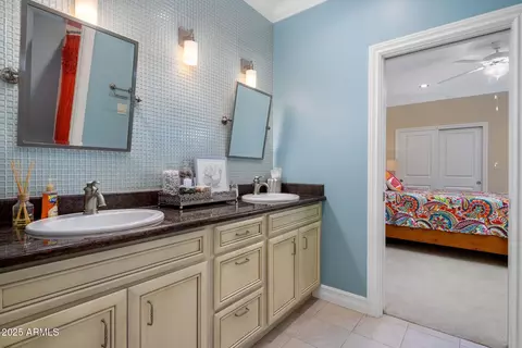 2803 E Sherran Ln, Phoenix, AZ 85016 photo 29