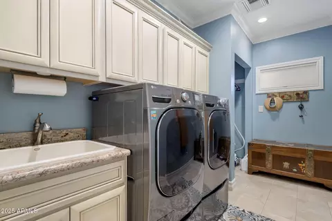 2803 E Sherran Ln, Phoenix, AZ 85016 photo 37