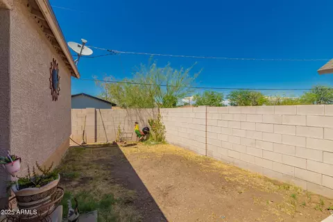 1712 Encinas Ln, Phoenix, AZ 85040 photo 21