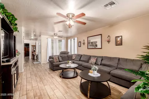 1712 Encinas Ln, Phoenix, AZ 85040 photo 6