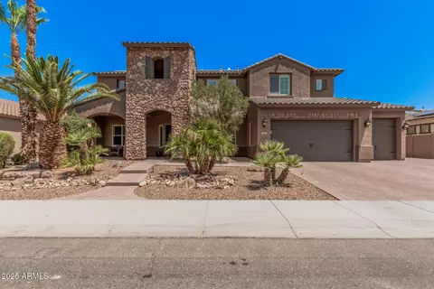 722 W Armstrong Way, Chandler, AZ 85286