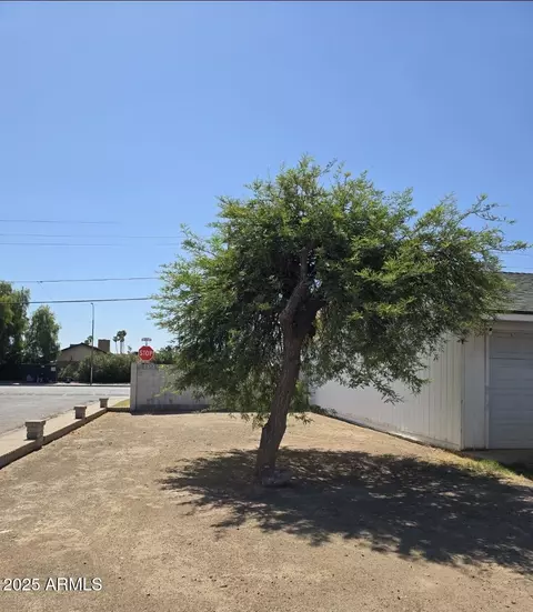 8230 N 42nd Dr, Phoenix, AZ 85051