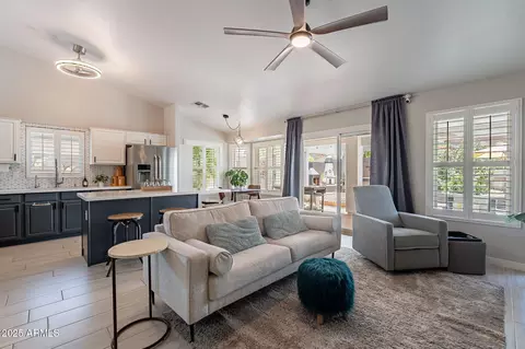 1123 E Betsy Ln, Gilbert, AZ 85296 photo 5