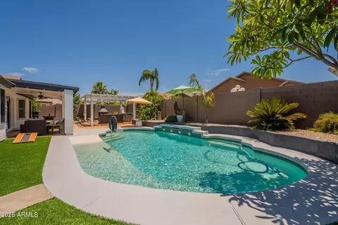 1123 E Betsy Ln, Gilbert, AZ 85296 photo 3