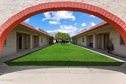 12800 N 113th Ave #8, Youngtown, AZ 85363