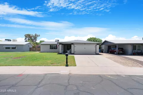 911 W Campo Bello Dr, Phoenix, AZ 85023