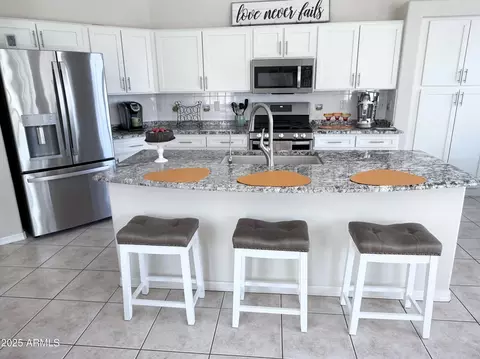 Kitchen - 4335 E Walnut Rd, Gilbert, AZ 85298 photo 3 of 14
