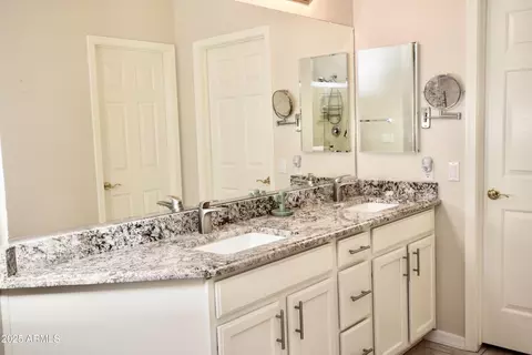 Bath - 4335 E Walnut Rd, Gilbert, AZ 85298 photo 1 of 4