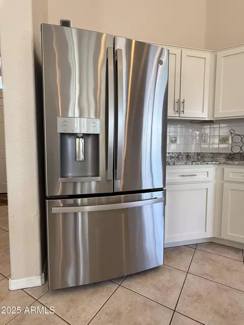 Kitchen - 4335 E Walnut Rd, Gilbert, AZ 85298 photo 6 of 14