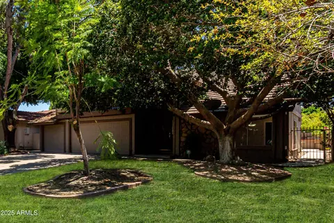 961 E Lamplighter Ln, Tempe, AZ 85283 photo 2