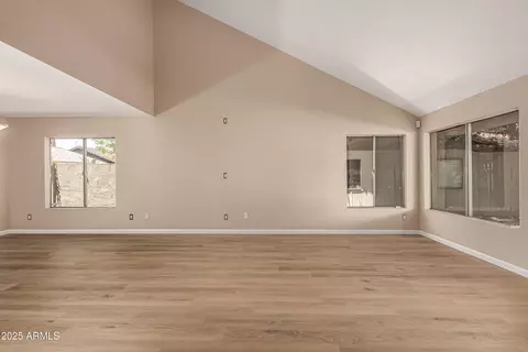 961 E Lamplighter Ln, Tempe, AZ 85283 photo 8