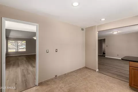 961 E Lamplighter Ln, Tempe, AZ 85283 photo 16