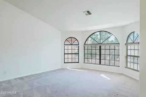 Living - 514 E Stonebridge Dr, Gilbert, AZ 85234 photo 2 of 9